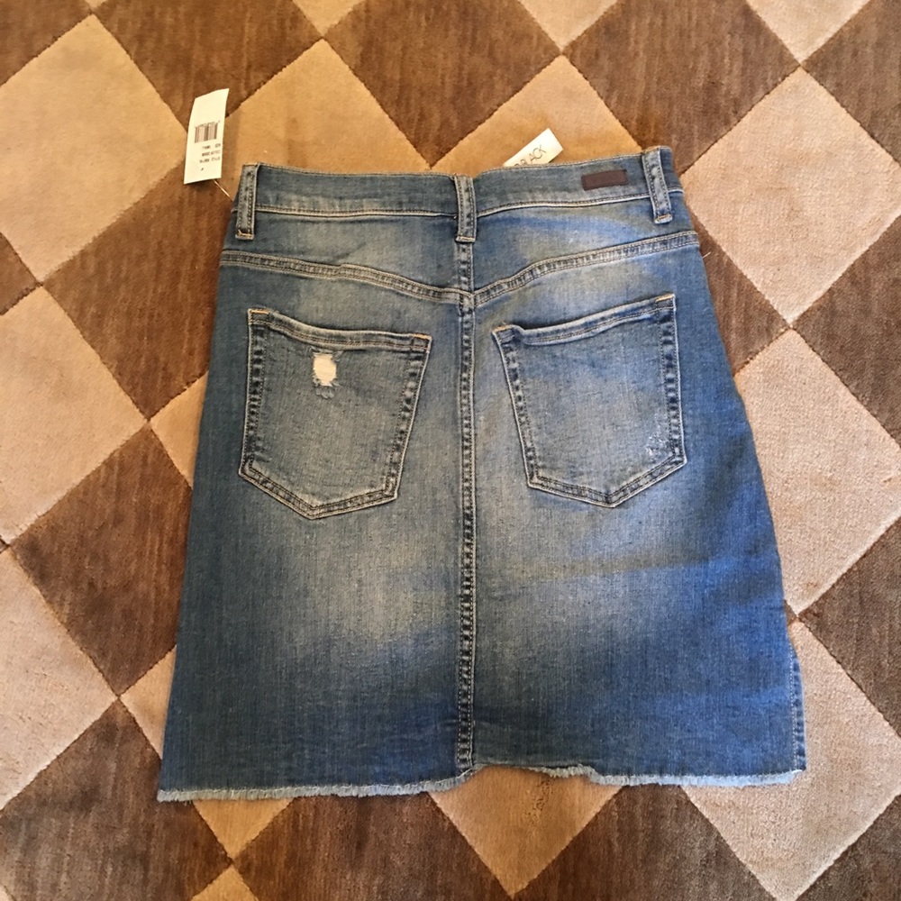 FINAL🔥NWT🔥 stretch distressed denim frayed skirt - Picture 6 of 8